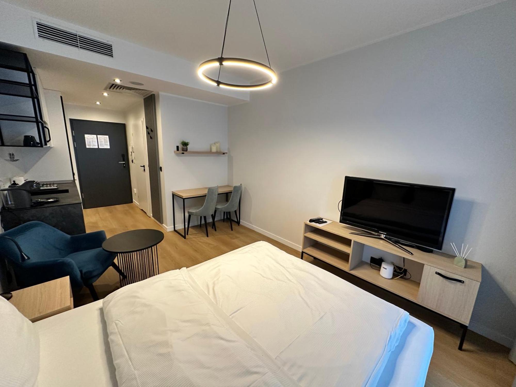 Plac Wolnosci 6 Contactless Check-In 24H Poznan Ngoại thất bức ảnh